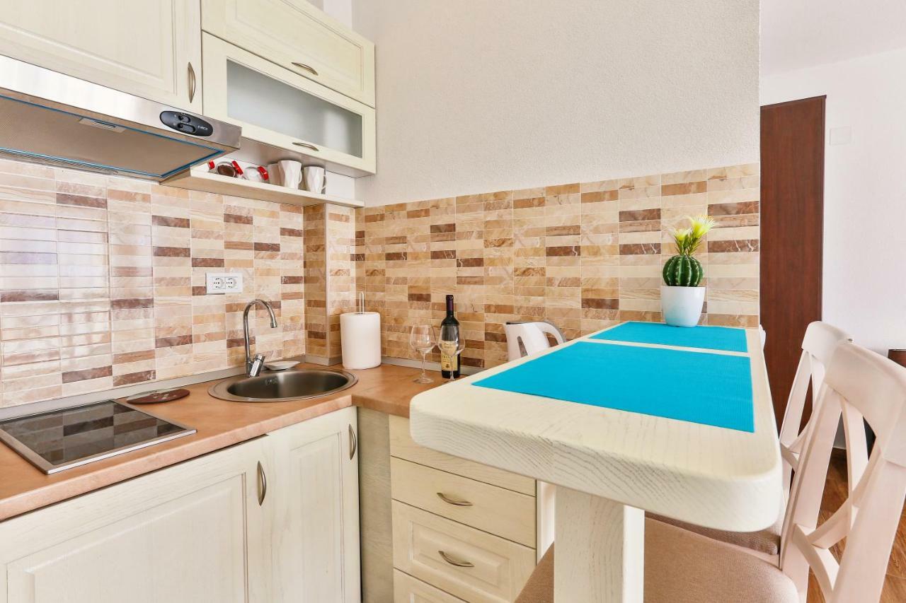 סוטומורה Luna Apartmani מראה חיצוני תמונה